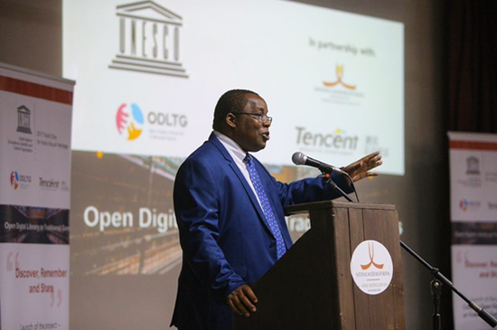 （肯尼亚国家博物馆馆长Mzalendo Kibunjia发表欢迎致辞）