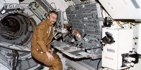 加里奥特兄弟的父亲欧文·加利奥特，除了是宇航员，还是Origin的主要投资人&nbsp; &nbsp;