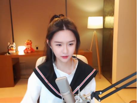 第四名:虎牙直播暴走幼稚园(成员温稚,幼佳)签约身价:1000万 年收入