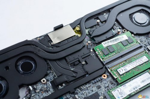 摆脱沉重纤薄游戏笔记本大赏微星绝影gs65评测