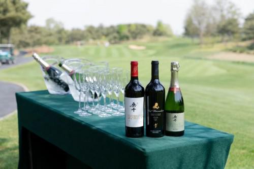 长城跨界|桑干酒庄携手华彬高尔夫俱乐部会员杯"问鼎黑tee"