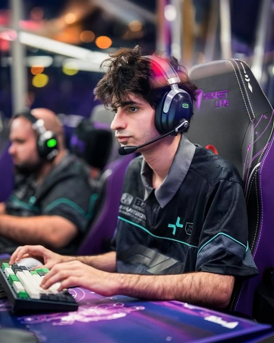 往届 Dota 2 国际邀请赛（TI）主舞台现场