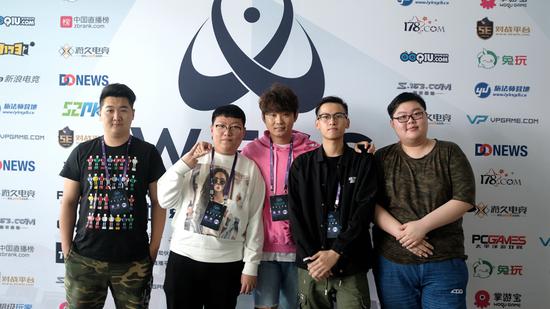 刘頔带领的YQF战队首轮给TyLoo造成了不小困扰