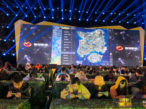 鸟巢站比赛画面