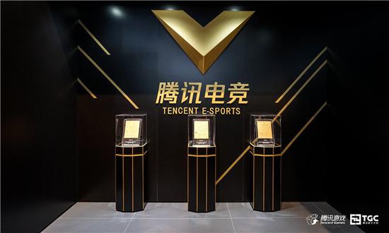 大神巅峰对决 玩家激情PK&nbsp; 电竞舞台区点燃夏日战火