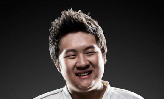 小孩kid达成王者800分摆鸿门宴轮流训话diss