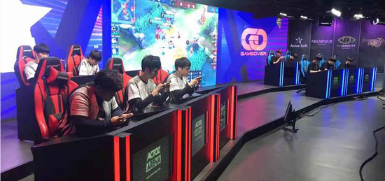 两支KRKPL职业战队进行友谊赛训练