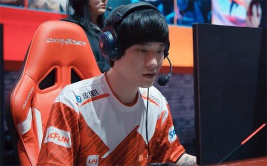 WE对阵RW的胜负十分关键