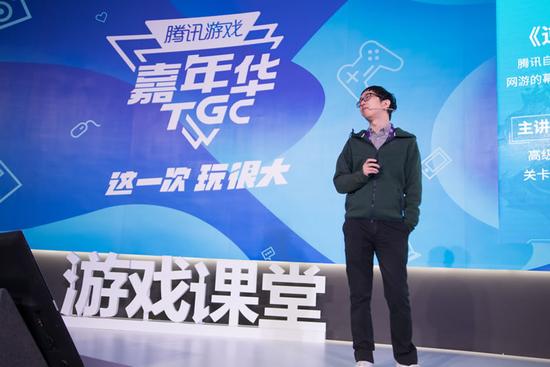 （《逆战》的关卡策划负责人周建峰）