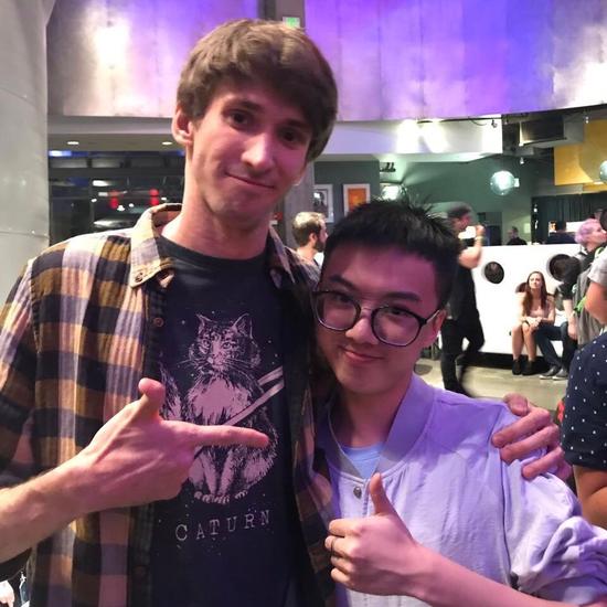 何雍正(id:inflame)早年从cis出道,凭借一手火枪的亮眼表现技惊四座