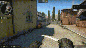 在A连接处对枪处于劣势时，利用摩托车连跳进大坑，快速转换枪位