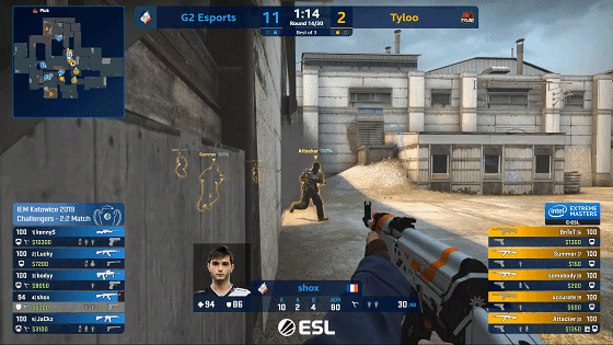 手感滚烫的Shox单人守住了中路