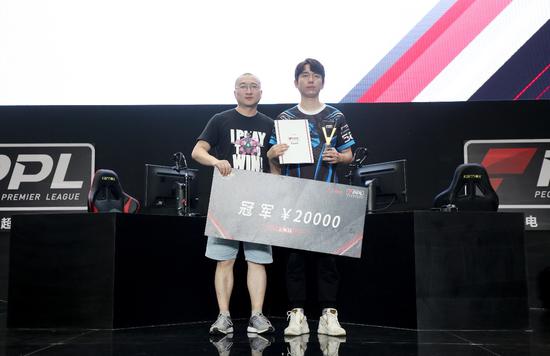 《魔兽争霸3》项目冠军—LYN