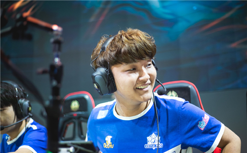 eStarPro猫神率队冲击世冠总冠军