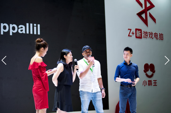 来自Whitemoon Dreams的Jay上台发言