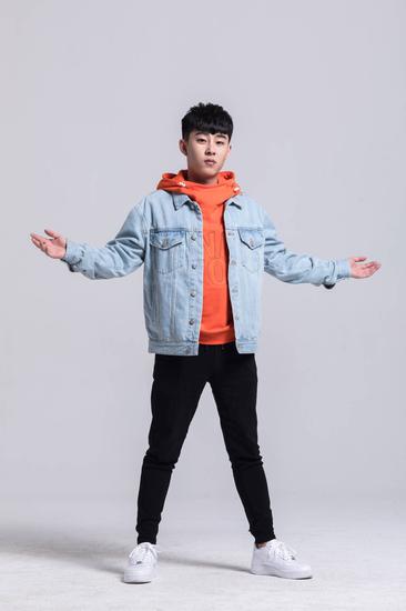 平台:虎牙第五名:解说-潇逸allen价值2万的主播专属媒体资源包死神