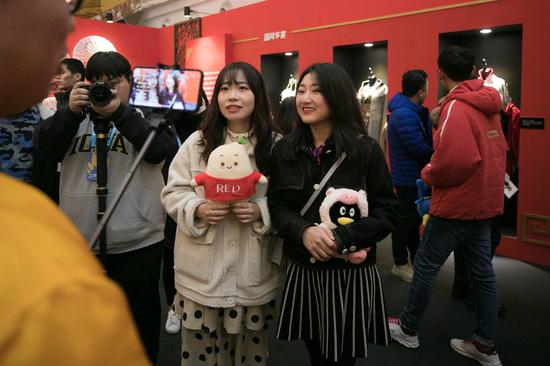 图片为官总直播现场