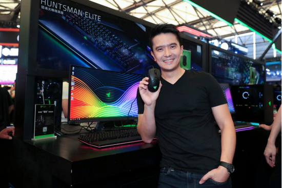  Min: "全新鼠标雷蛇毒蝰，你体验过了吗？"