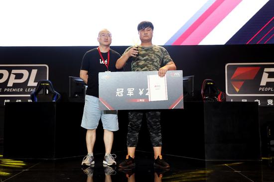 《QQ飞车》端游项目冠军—杜洪伟