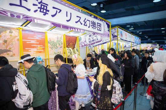 去年的东方Project专区则是将现场装点成了日本节日喜庆的气氛