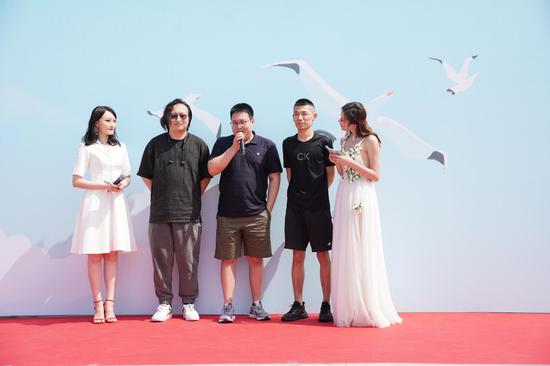 左起:李艺,吴迪飞,旭旭宝宝