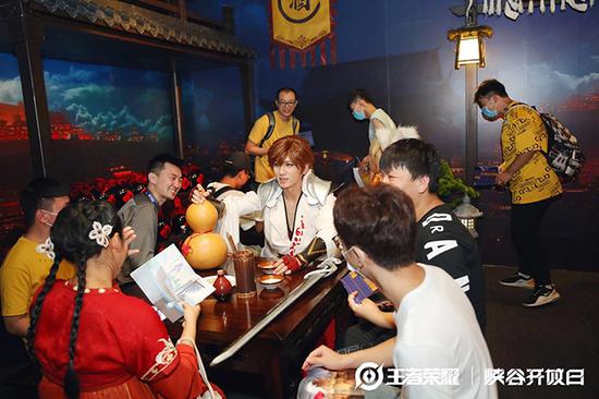 [王者荣耀展馆内部-观众与NPC沉浸互动]