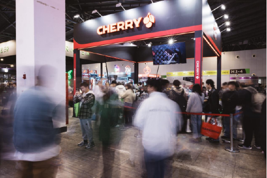 CHERRY展台上人头攒动