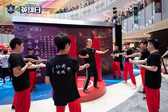 叶问传人现身秀咏春