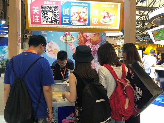 冰激凌试吃区域——全天试吃人流不断