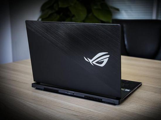 发烧配置轻薄有型 玩家国度冰刃3上手体验