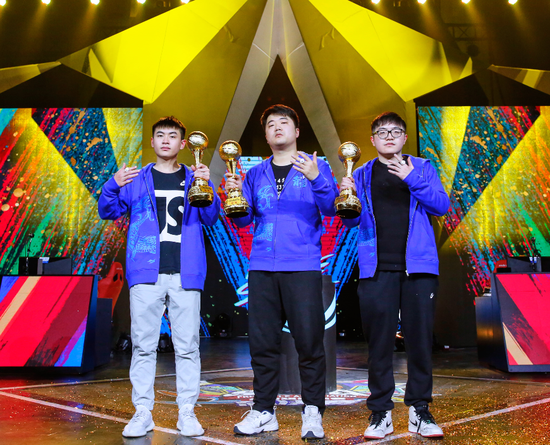 SFSA总决赛总冠军斗鱼战队