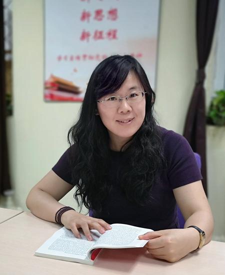 北京邮电大学传播学教授，硕士生导师，文化传播学博士：刘胜枝教授