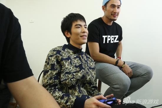 精彩的时刻当然要再接再厉，再度拿下对方。