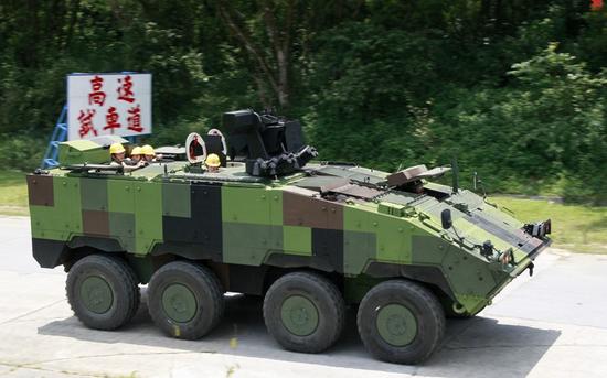 图03：现实中的云豹战车
