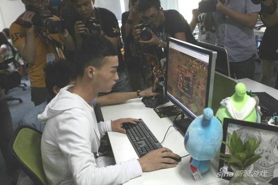 叶良辰试玩游戏