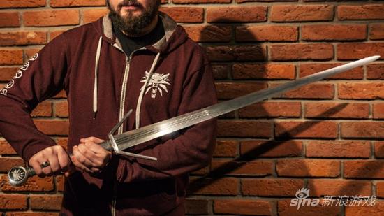 独一无二的《巫师3》官方出品纯手工剑