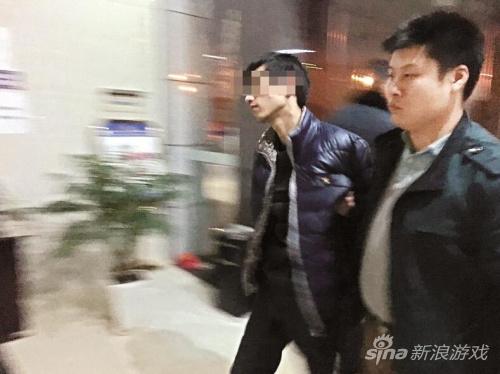 主犯刘某（左一）被民警抓获