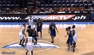 直接上篮也得分！还能耍个帅