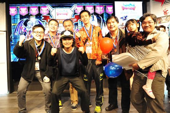 《季军队伍颁奖照片》