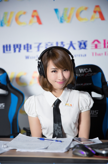 也是精彩万分,同时也不得不提到本次的cf决赛的两位解说, kk和 立蓁