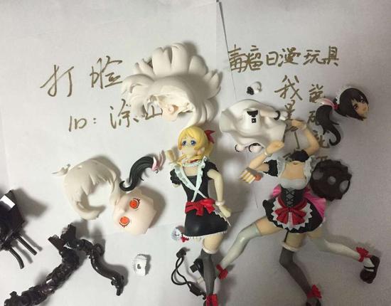 妹妹所有的手办都没能逃过哥哥的魔爪