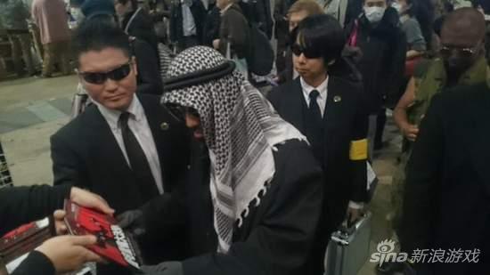 保镖随行的石油王