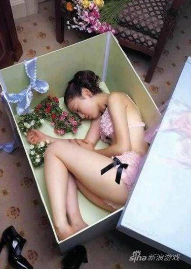 纸盒子也拿走，不要