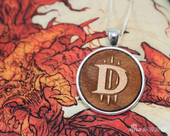 国外大神自制暴雪游戏主题项链