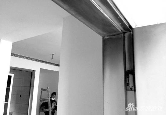 宅男辍天打游戏 母亲不买车就烧房