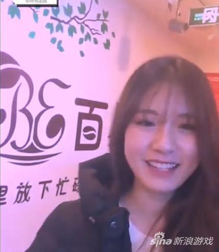 两个LOL妹子骚扰男玩家