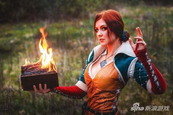 《巫师3》御姐崔西Cosplay