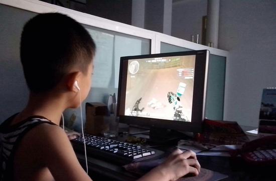 熊孩子又惹祸 2.9万充游戏币