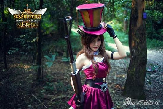 女儿沉迷Cosplay母亲网上求助 网友：带她相亲