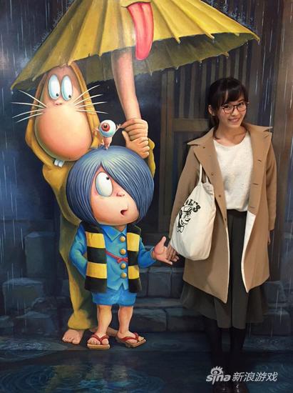 清水美里（旁边的是鬼太郎）